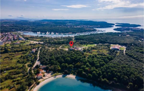 Cozy Apartment In Pula With Jacuzzi, Pula